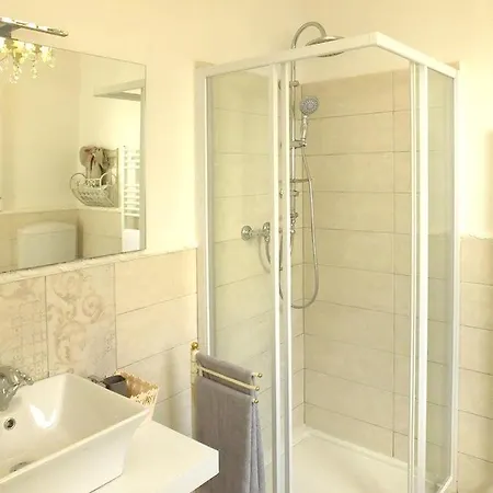 Lägenhet With 4 Bedrooms In With Wifi 8 Km From The Beach *