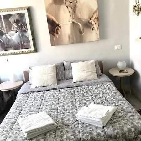 With 4 Bedrooms In With Wifi 8 Km From The Beach